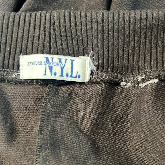 NEW YORK LAUNDRY BLACK ATHLETIC SHORTS WITH WHITE RACING STRIPES SIZE 12 - Picture 5 of 5